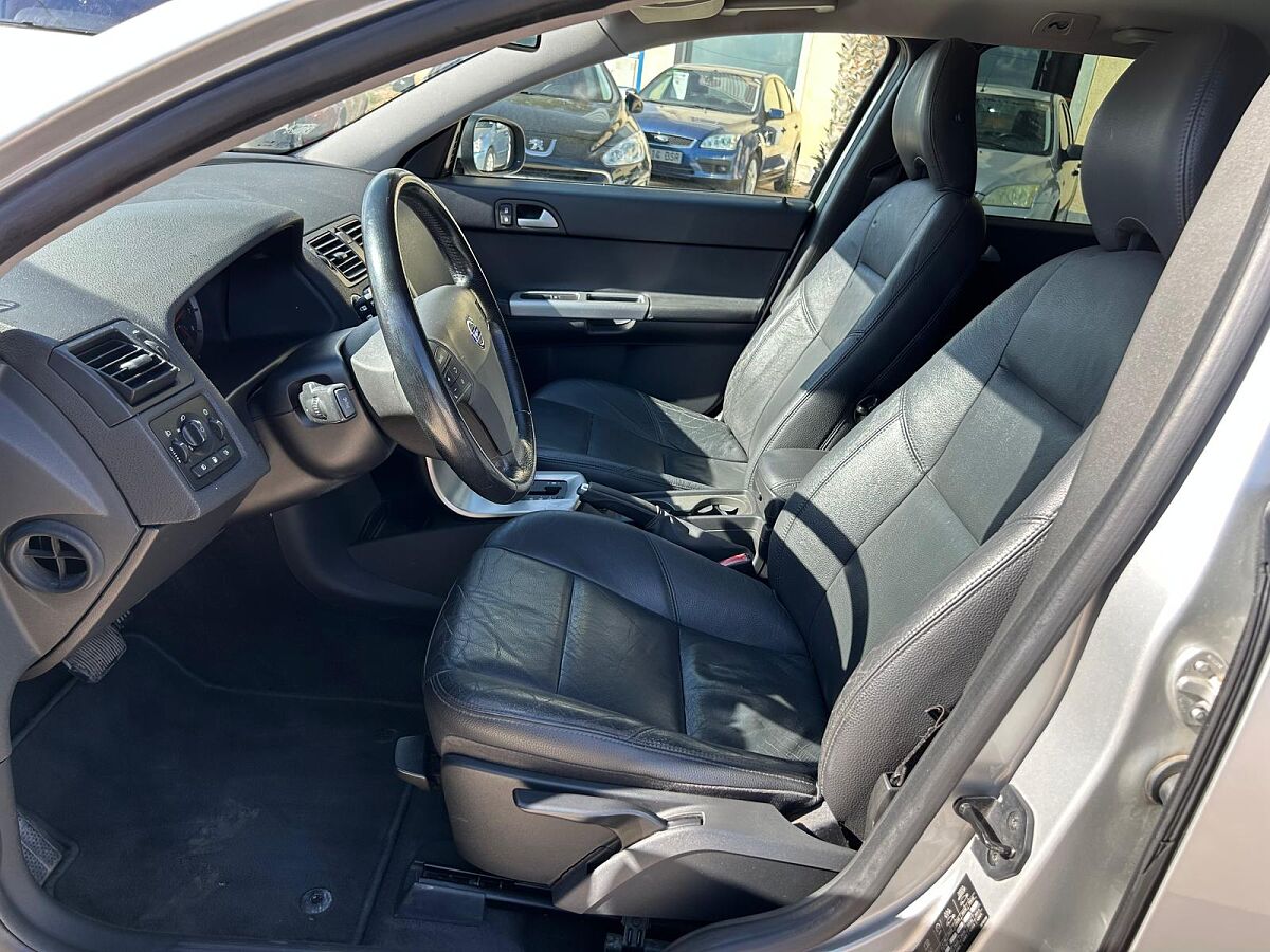 VOLVO V5 ESTATE 2.4 AUTO SPANISH LHD IN SPAIN ONLY 115000 MILES SUPERB 2007